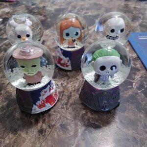 set of 5 nightmare before christmas hot topic exclusive funko pop mini snowglobe